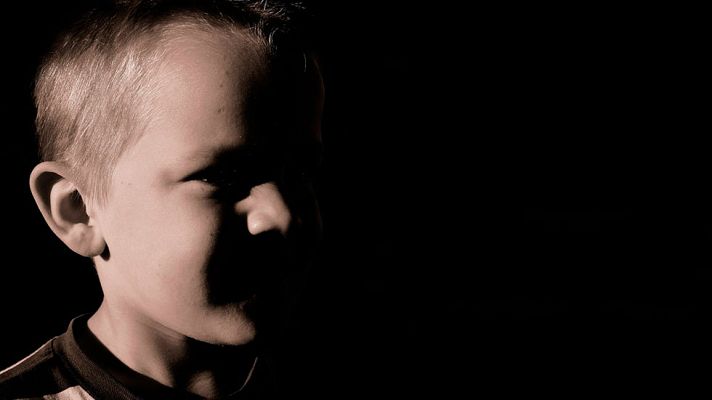 Telediario 1 - La Sombra de Clara, un cuento para ayudar a prevenir abusos