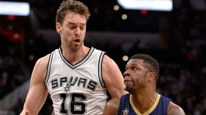 Telediario 1 - Gasol captura 14 rebotes en el homenaje a Duncan