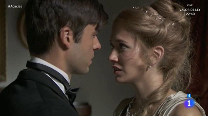 Acacias 38 - Simón y Elvira, a punto de besarse