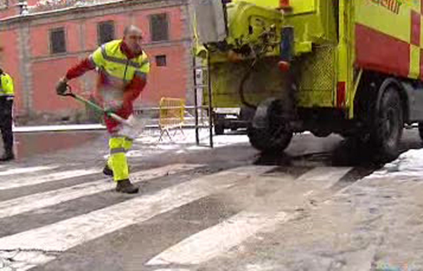 La sal que se esparce cuando nieva perjudica el entorno - Ciencia y tecnología en Rtve.es | Ver