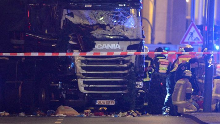 Telediario 1 - Doce muertos al ser arrollados por un camión en Berlín