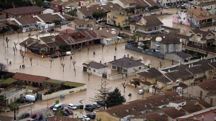 Telediario 1 - Tres muertos en Murcia y Valencia por el temporal de lluvias