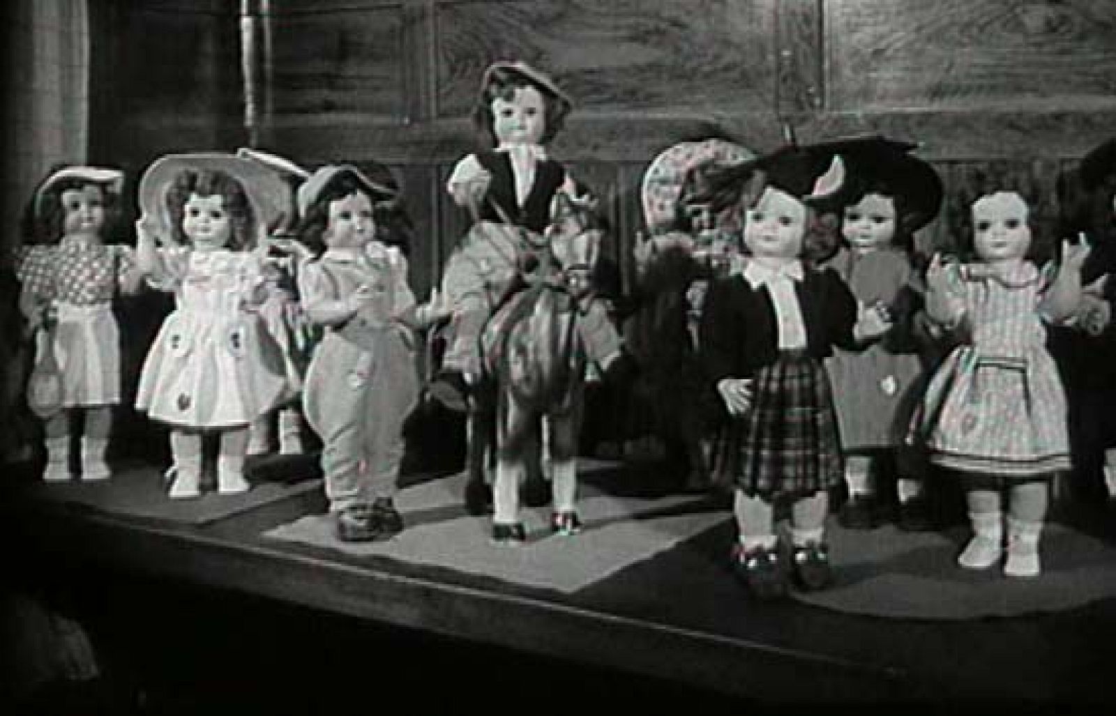 Amar - Mariquita Pérez, la reina de las muñecas - Amar en tiempos revueltos | Ver