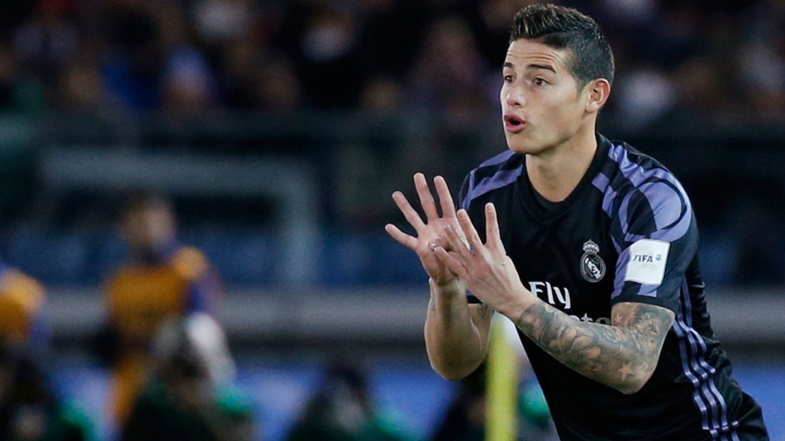 James guarda silencio sobre su futuro | Ver