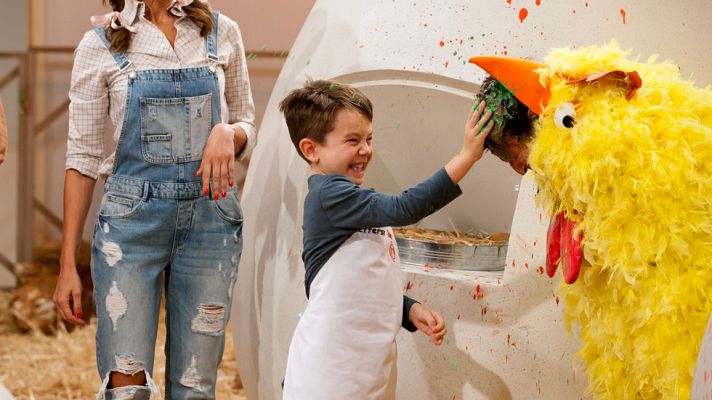 MasterChef Junior - Pepe acaba de huevos hasta la cabeza