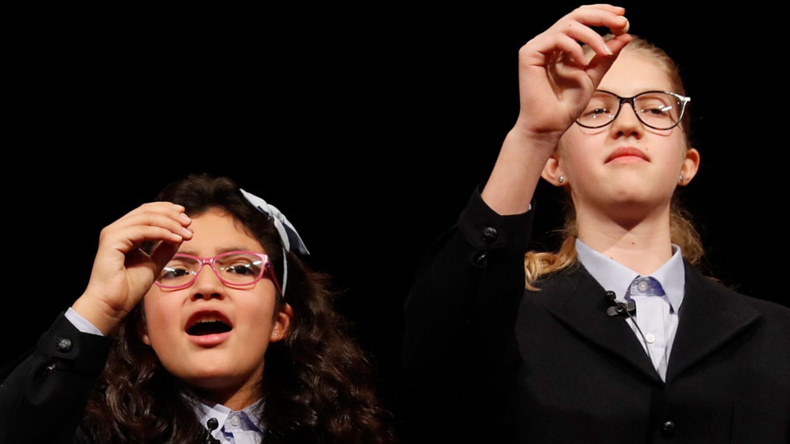 Lorena Stefan y Nicol Valenzuela cantan el Gordo por segundo año consecutivo