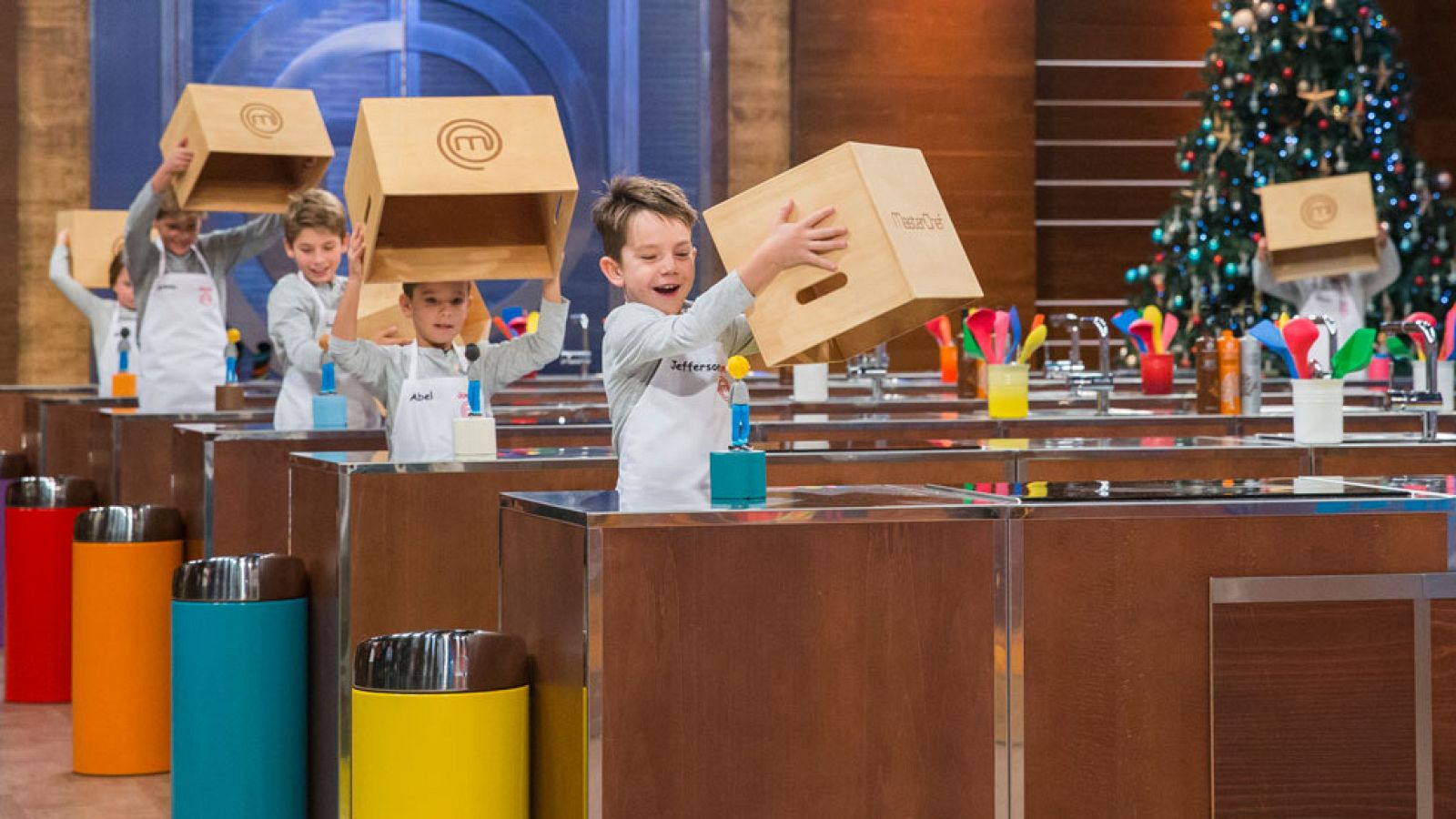 MasterChef Junior 4 - Una súper lluvia de nubes y dulces de colores | Ver