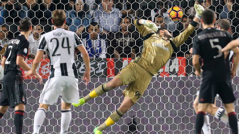 Supercopa de Italia. Juve y Milan empatan en la primera parte (1-1) | Ver