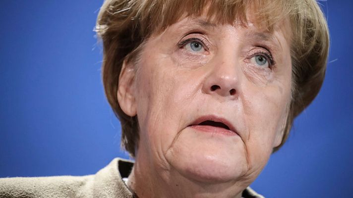 Telediario 1 - Merkel ha dicho que acelerará las deportaciones a Túnez
