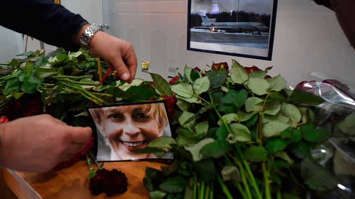 Telediario 1 - Se investigan las causas del accidente de un avión ruso