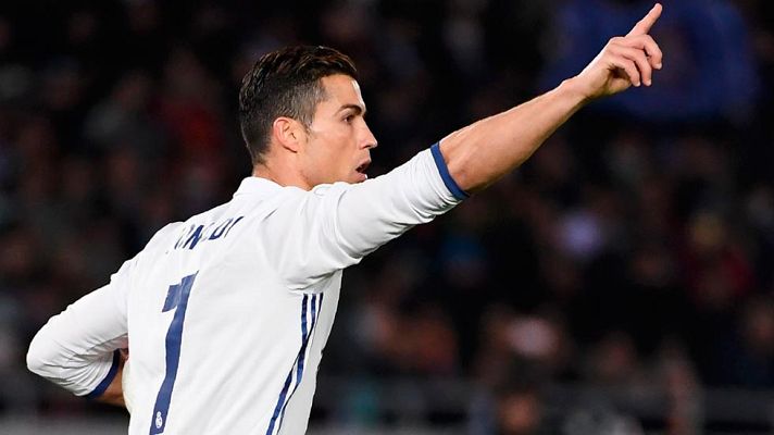 Telediario 1 - Cristiano, elegido mejor deportista europeo del año