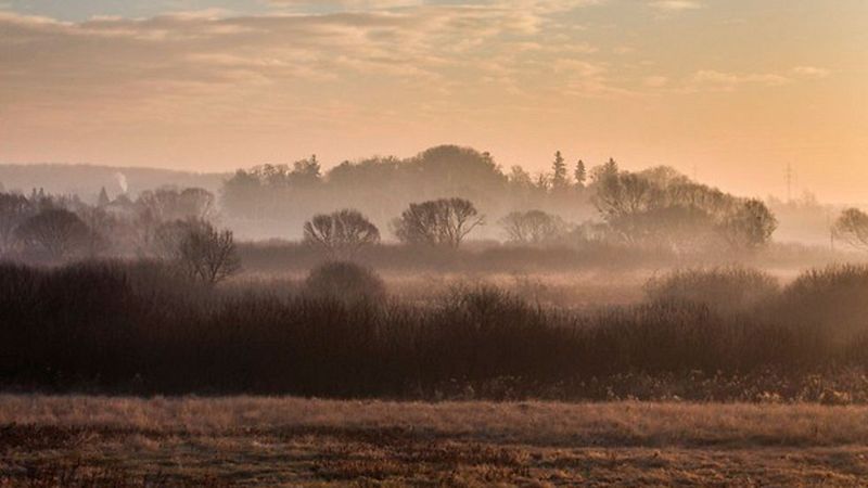 Niebla cuenca del Ebro y lluvia en Levante, Ibiza, Melilla y Málaga