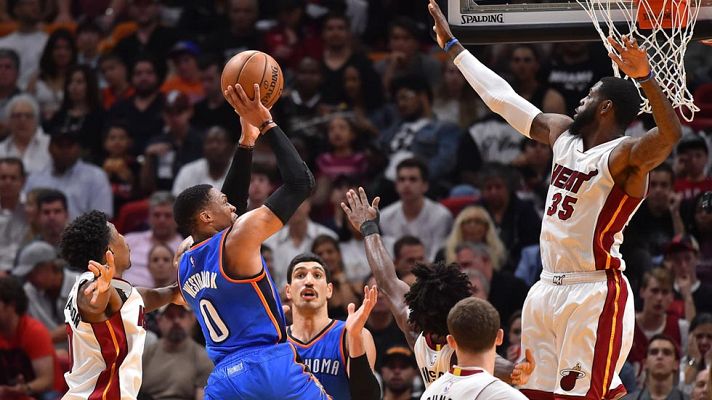 Informativo 24h - Westbrook alcanza al legendario Oscar Robertson