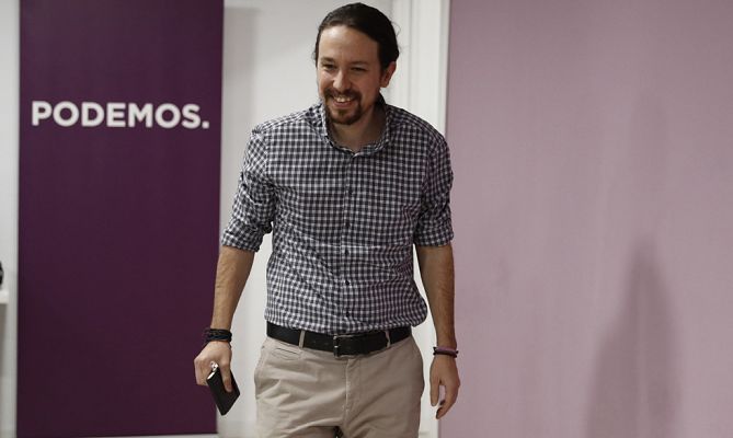 Telediario 1 - Iglesias llama a parar la "espiral de torpeza" en Podemos y pide perdón: "Sé que os estamos avergonzando"
