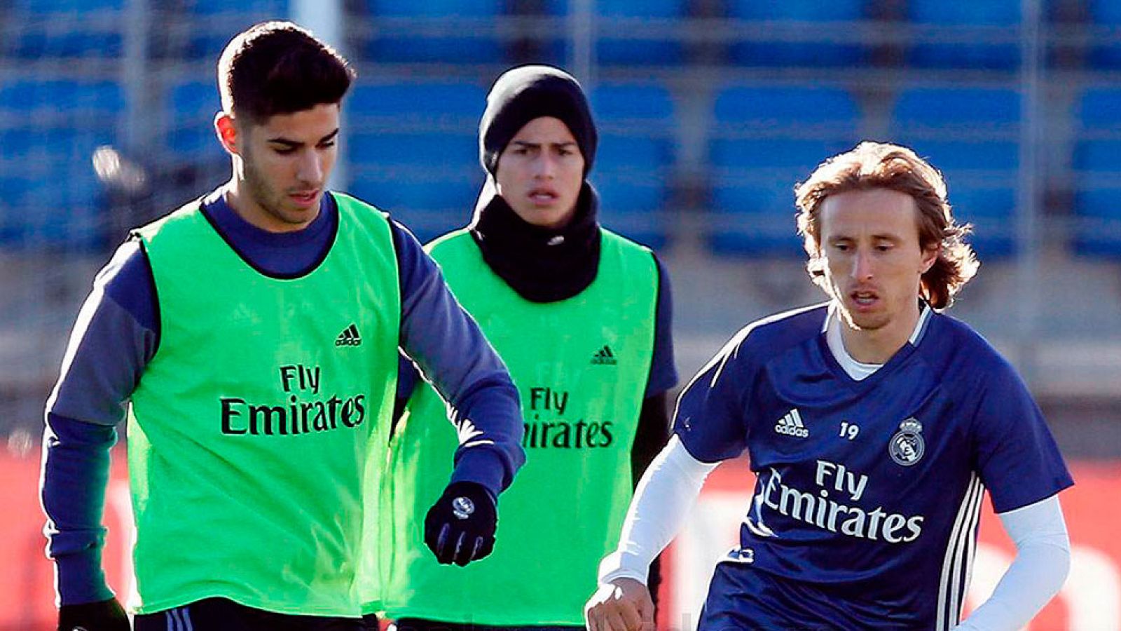 Largas colas para ver el partido copero entre el Real Madrid y el Sevilla