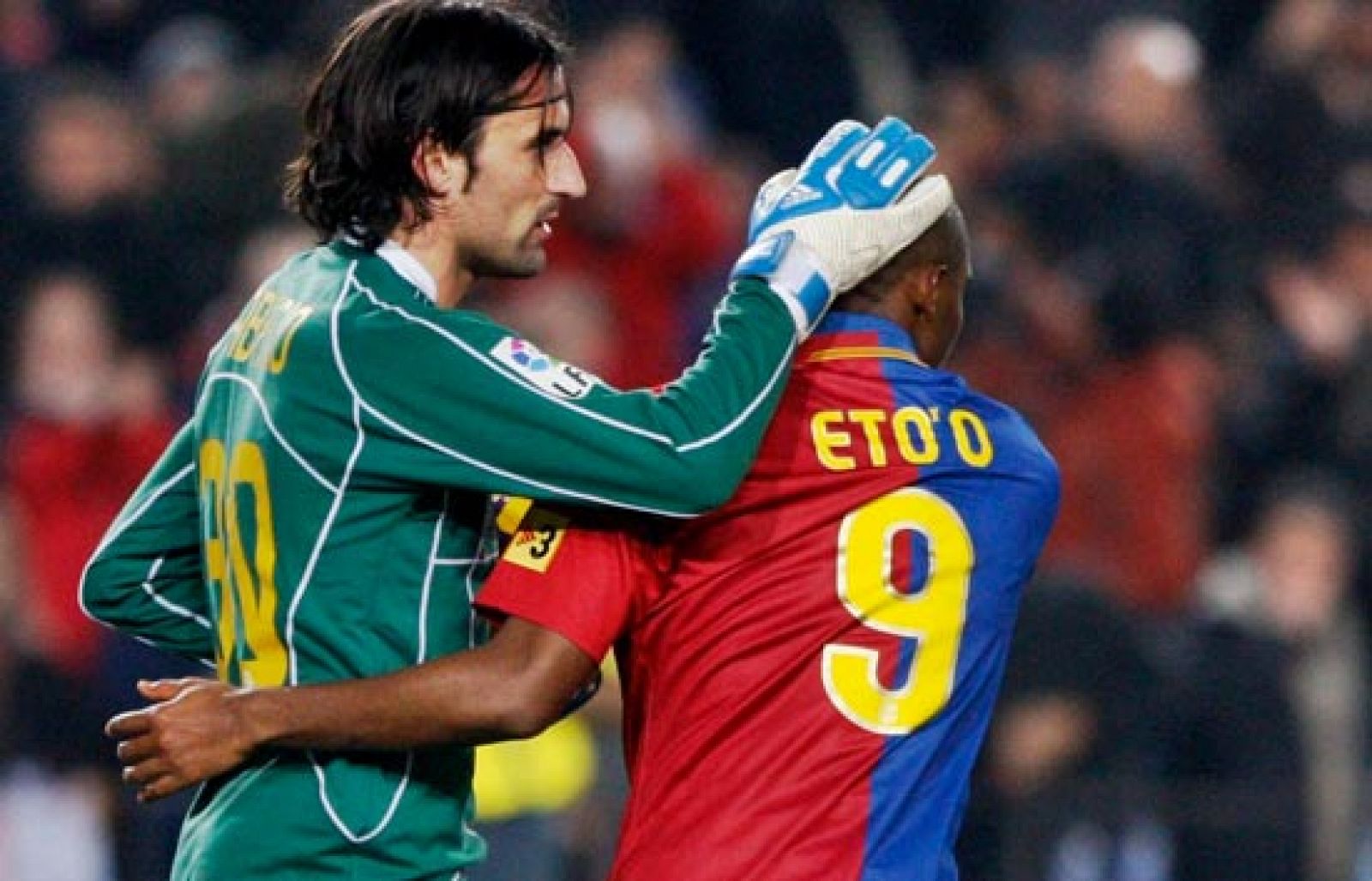 Eto'o consuela a Rodríguez | Ver