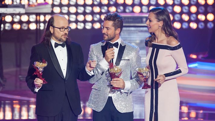  - ¡Feliz 2017! - David Bisbal canta 'Antes que no'