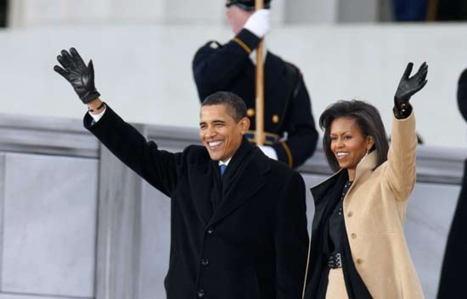 Obama llega al concierto en su honor | Ver