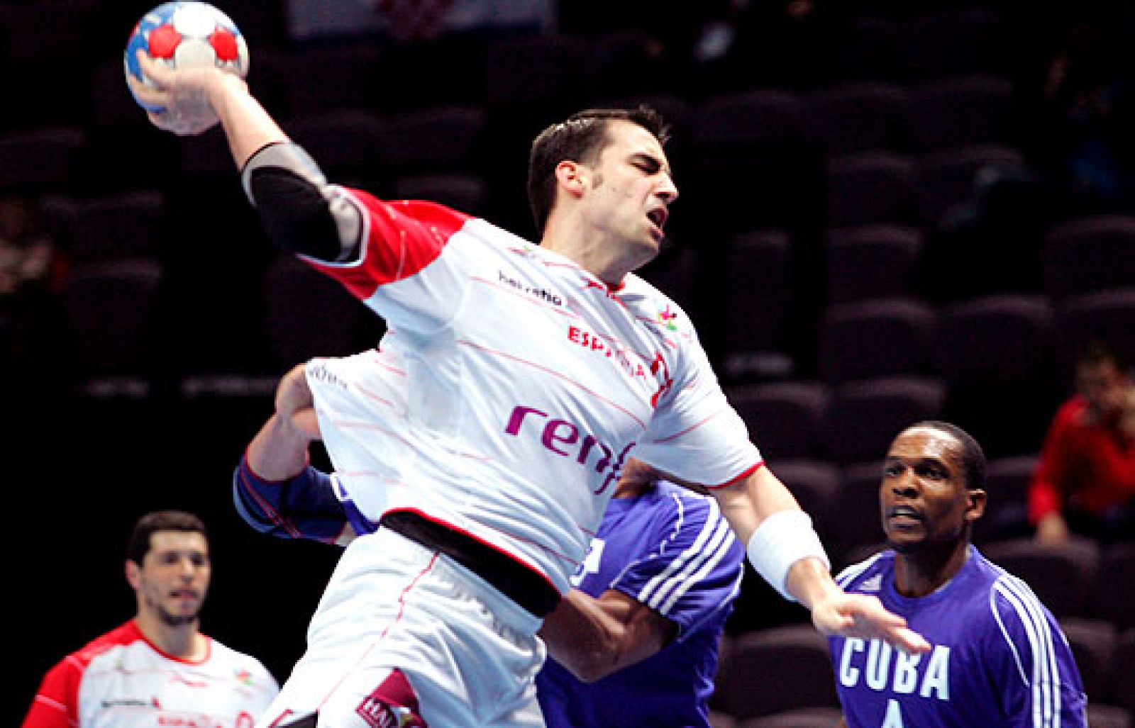 España ha ganado su segundo partido en el Mundial a Cuba por goleada.