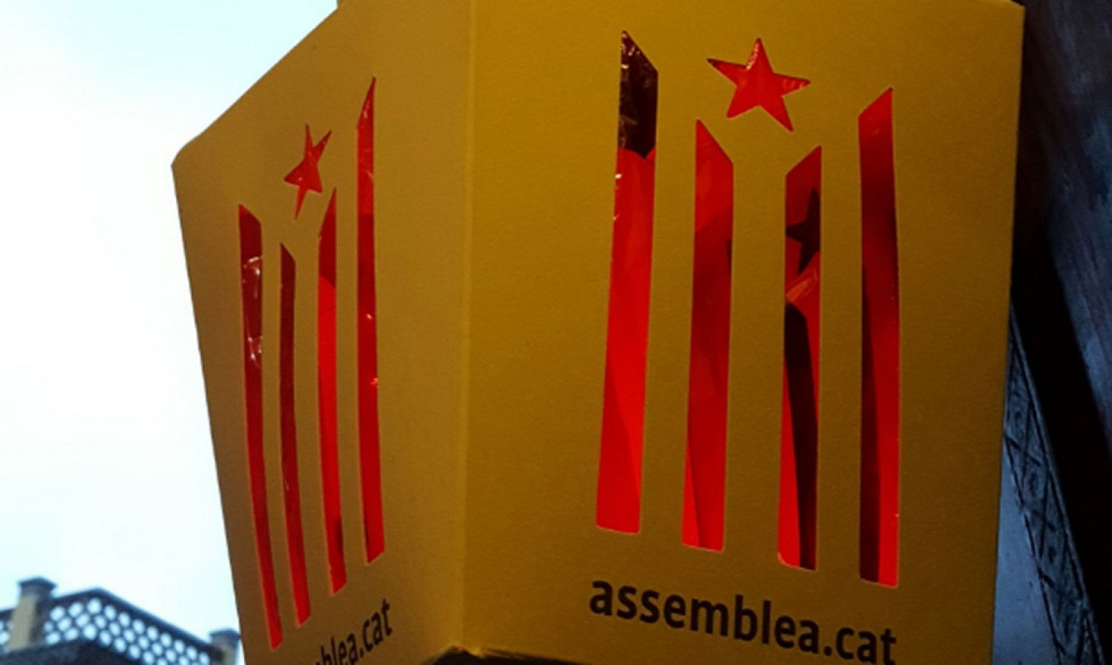 La ANC y Òmnium Cultural "animan" a recibir a los Reyes Magos con "farolillos de la estelada" en Vic