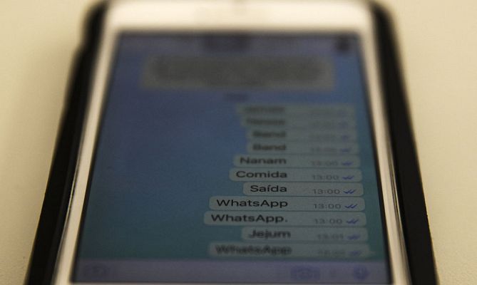 Telediario 1 - Las compañías telefónicas no pueden cobrar por liberar terminales una vez finalizada la permanencia, según un juez de A Coruña