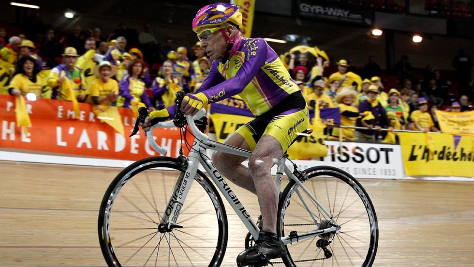 Un récord mundial a los 105 años - Informativo 24h | Ver