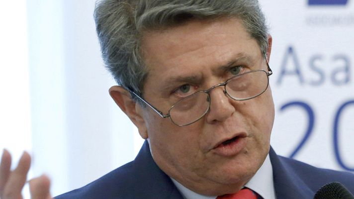 Telediario 1 - Trillo dice que ya pidió dejar la embajada de Londres y niega que el informe del Yak 42 culpe al Gobierno