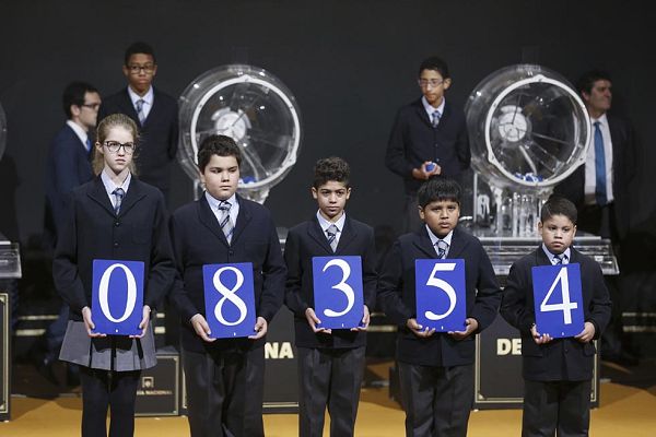 Lotería del Niño - El 08.354, Primer Premio de la Lotería del Niño cae íntegro en Torrent, en Valencia