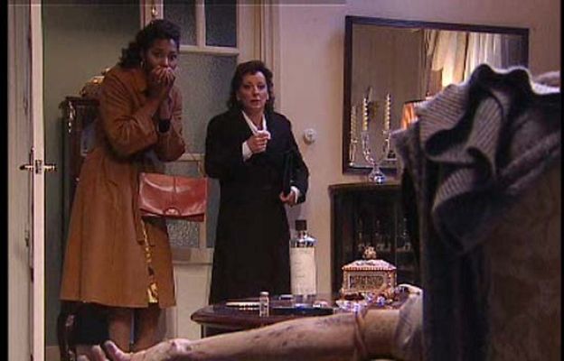 Amar en tiempos revueltos - Descubren a Juanito