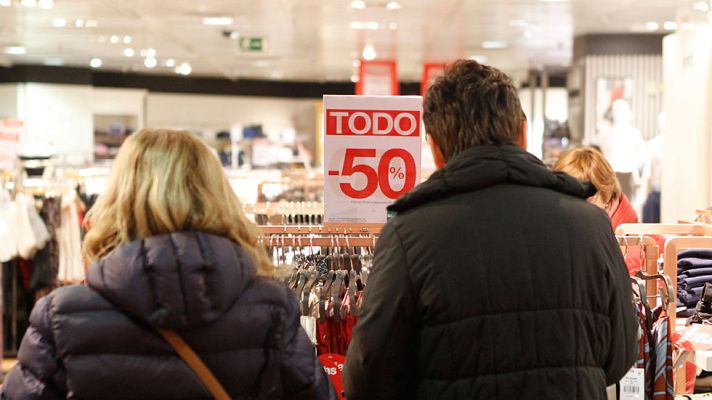 Telediario 1 - Las rebajas se complican por los cambios de los regalos