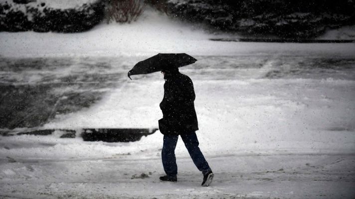 Telediario 1 - Temporal de frío en todo el país