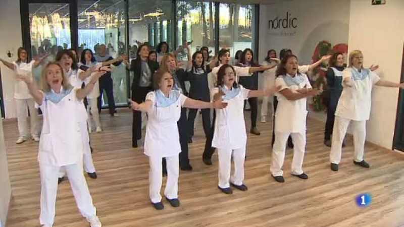 Escriure, compondre i cantar canços a la feina, el nou mètode per millorar les relacions entre companys