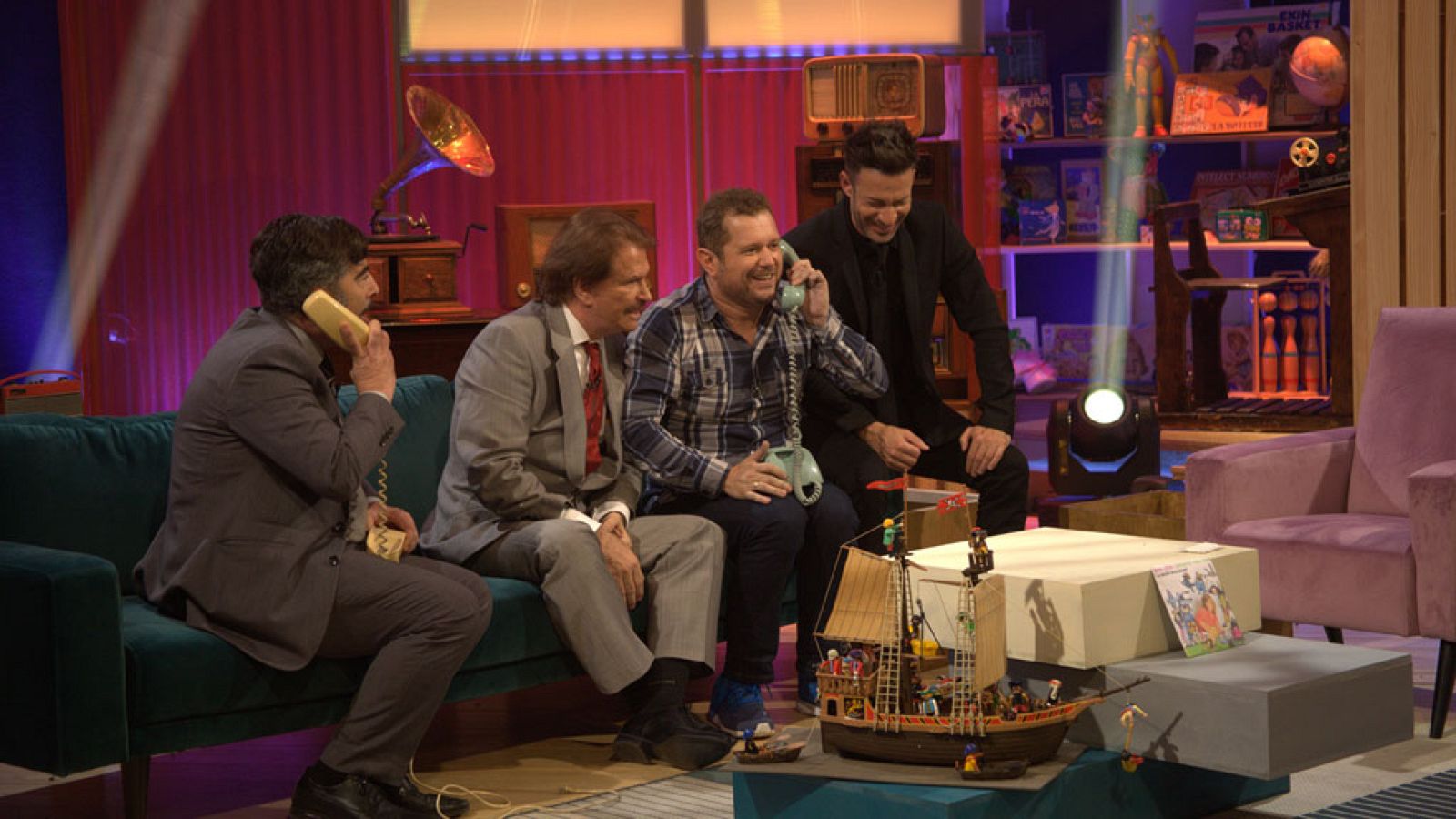 Espinete no existe - Don Naftalino - El teléfono