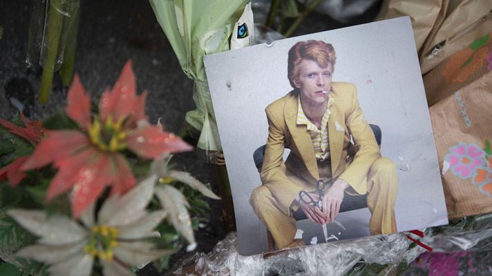Telediario 1 - Barcelona celebra un concierto benéfico en memoria de David Bowie