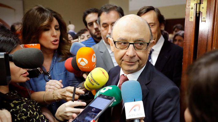 Telediario 1 - Montoro afirma que 2017 será el año "más difícil" al tener que bajar en 16.000 millones el déficit