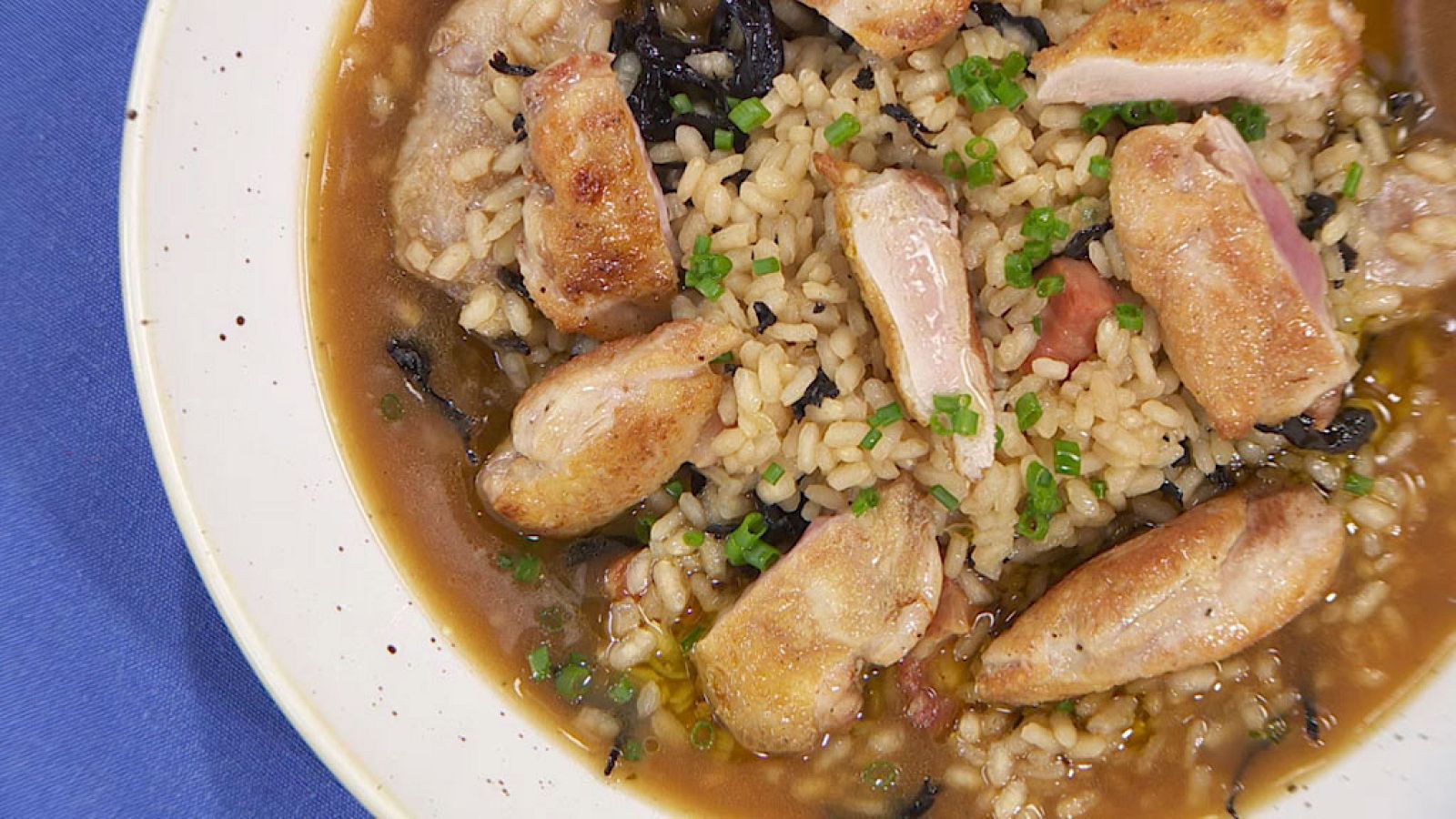 Torres en la cocina - Arroz caldoso con setas y codornices