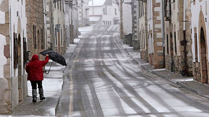 Telediario 1 - Un temporal provocado por una masa de aire polar se aproxima a la Península