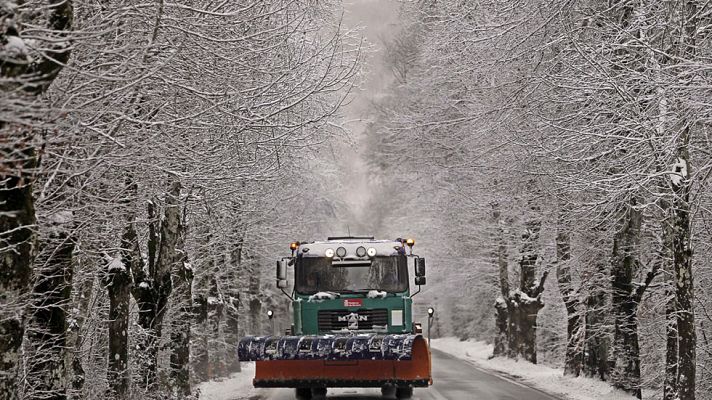 Telediario 1 - Máxima alerta por riesgo de nevadas en el Pirineo, especialmente en Huesca y Lleida