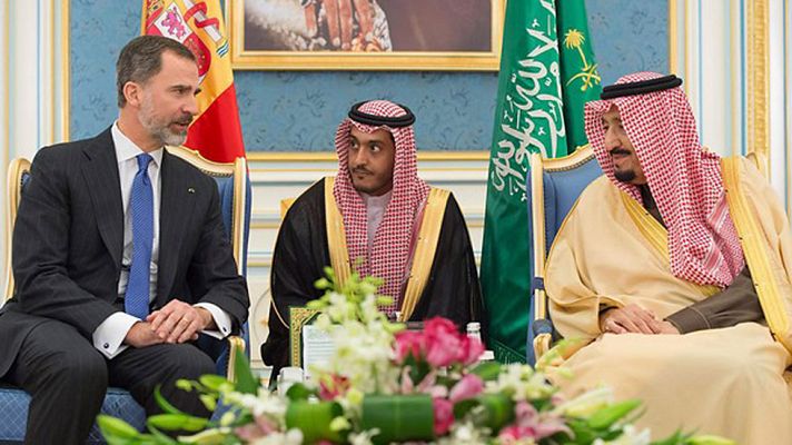 Telediario 1 - Termina el primero de tres días de visita oficial del Felipe VI a Arabia Saudí