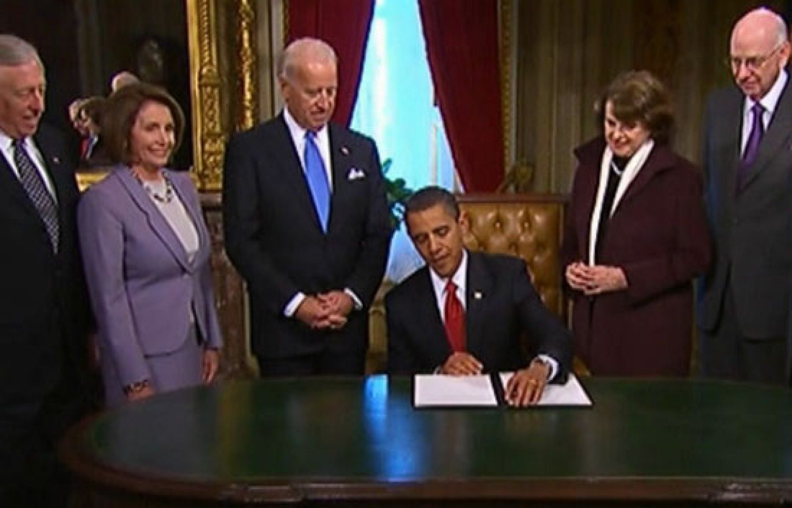 Barack Obama en el Congreso en la ceremonia de la firma de los miembros de su gabinete | Ver