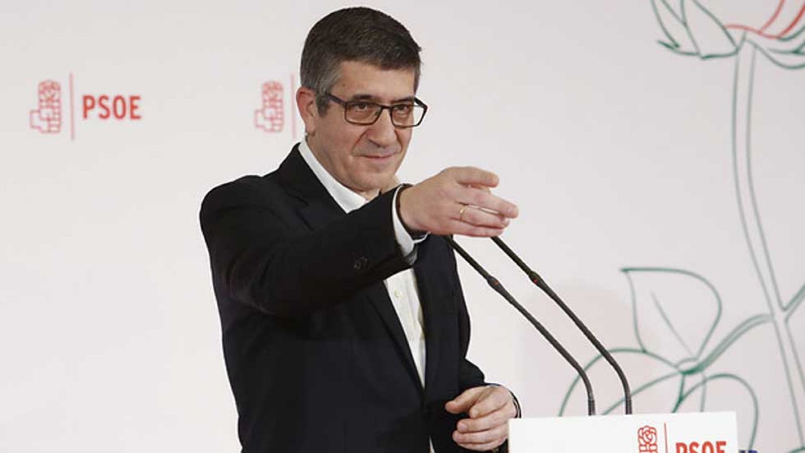 Patxi López es el primer candidato en la carrera por liderar el PSOE