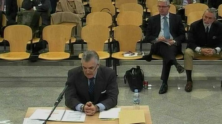 Telediario 1 - Bárcenas niega recurrir a una sociedad pantalla: "En todo caso sería una sociedad visillo"