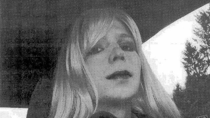 Telediario 1 - Obama indulta a Chelsea Manning