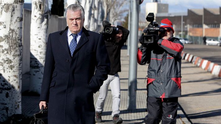 Telediario 1 - Bárcenas desvincula a su mujer de sus negocios: "Se encargaba de la casa"