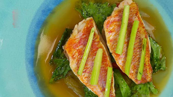 RTVE Cocina - Salmonetes con grelos y verduras asadas