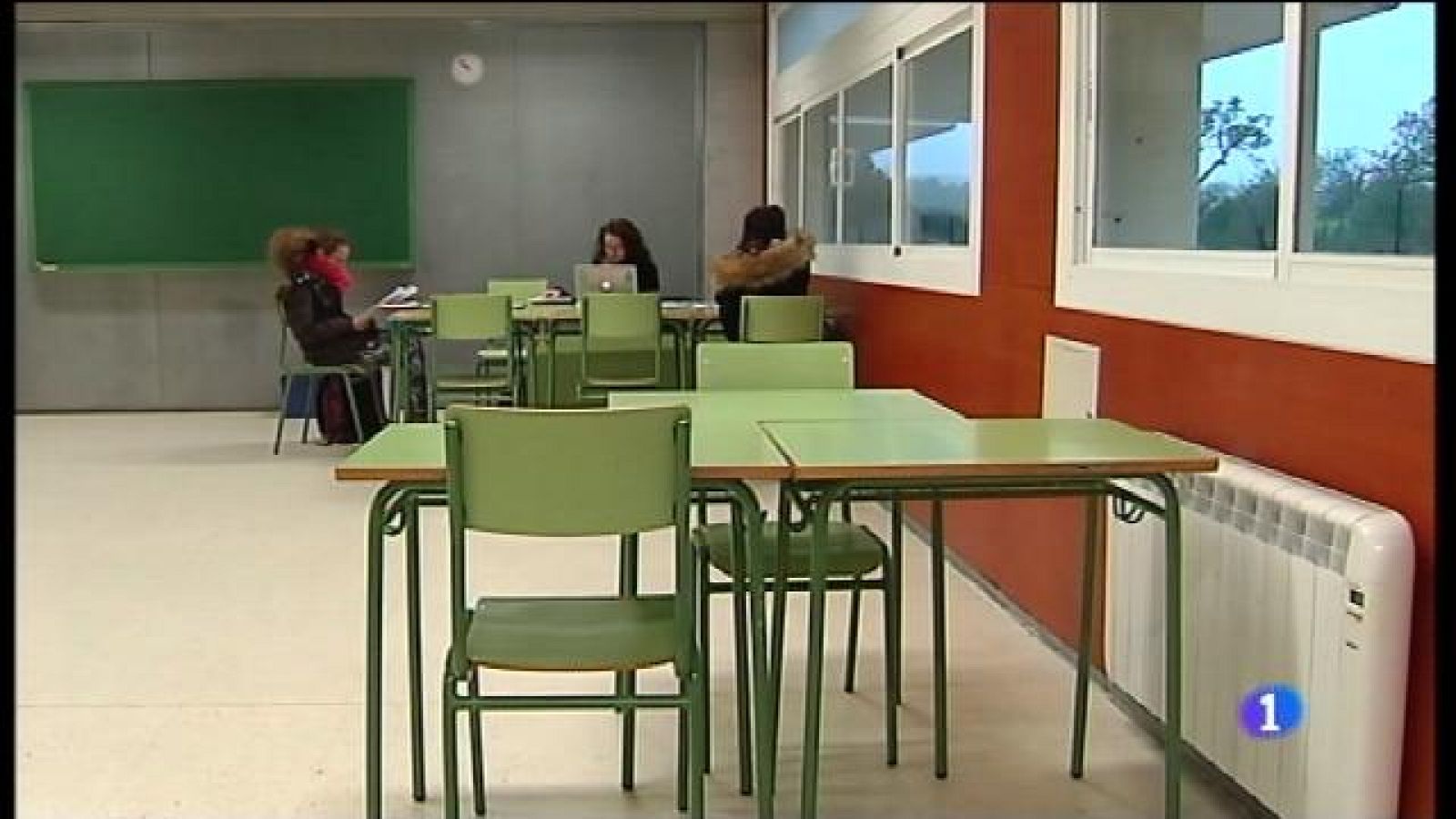 Canvien la caldera per solucionar l'avaria en la calefacció a l'IES Balàfia