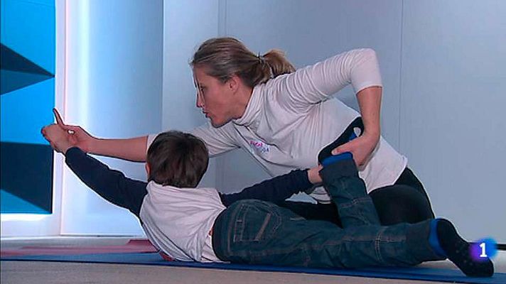 Telediario 1 - El yoga,  una ayuda para niños con discapacidad funcional