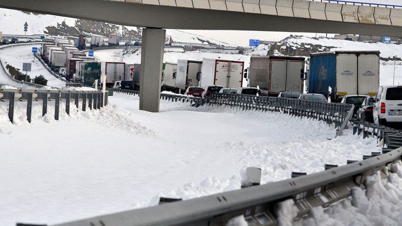 Continúa el fuerte temporal de oleaje, vientos y lluvias en el Mediterráneo