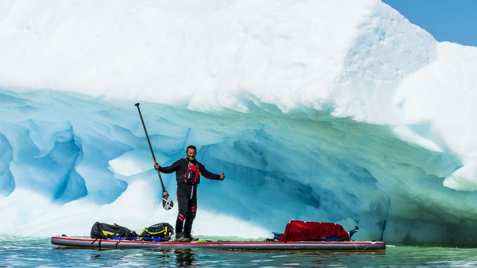 Antonio de la Rosa, el hombre que cruz� el Polo Norte en una tabla de surf
