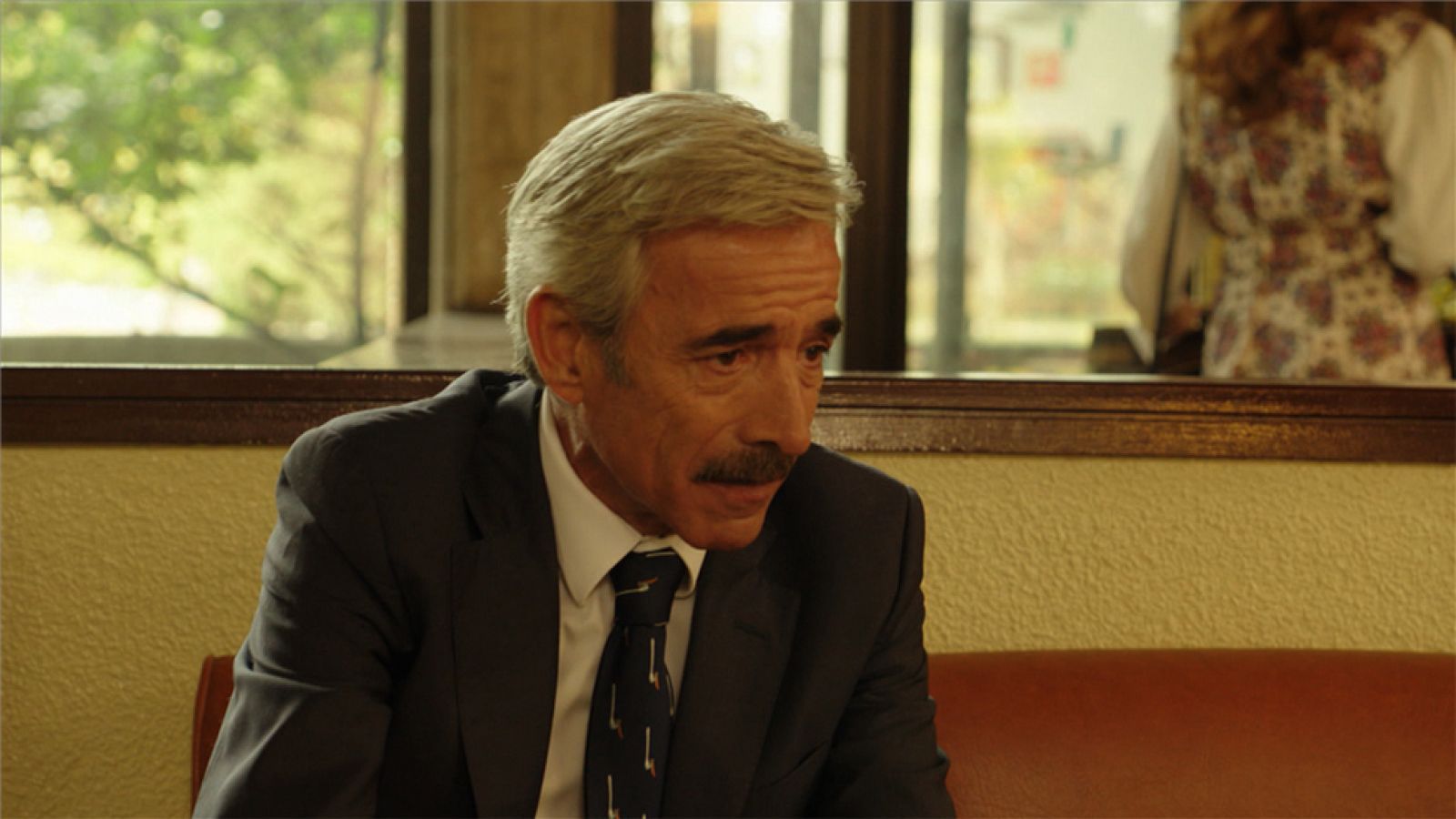 Cuéntame cómo pasó - Antonio se entera de la muerte de Paz